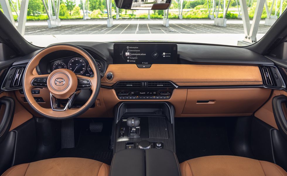 Interior tecnológico del Mazda CX-90 Premium Plus